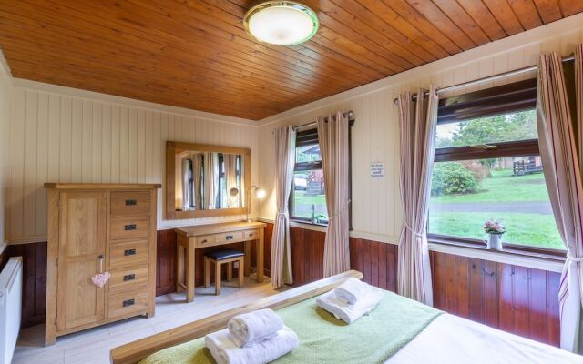 Bluebell Lodge 4 with Hot Tub