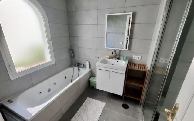 Holiday Home Near La Duquesa Golf & Beach