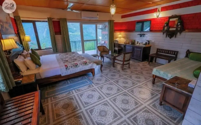 Udechee Huts Hotel