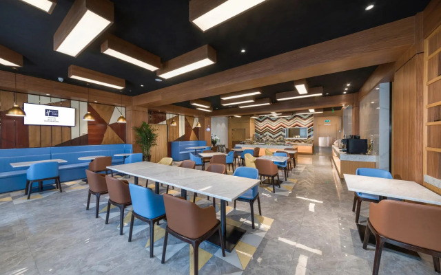 Holiday Inn Express Qingdao Chengyang Central
