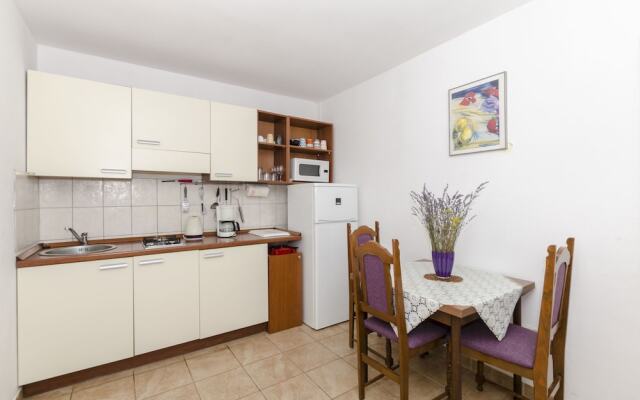 Apartments Dinko