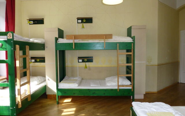Hostel Mondpalast