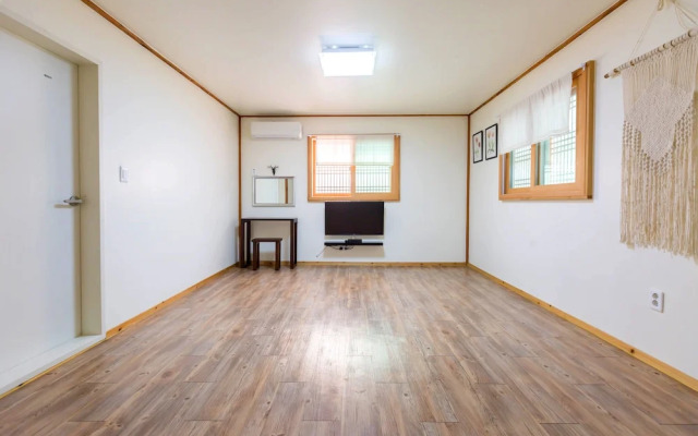 Seonamsan Hanok Pension