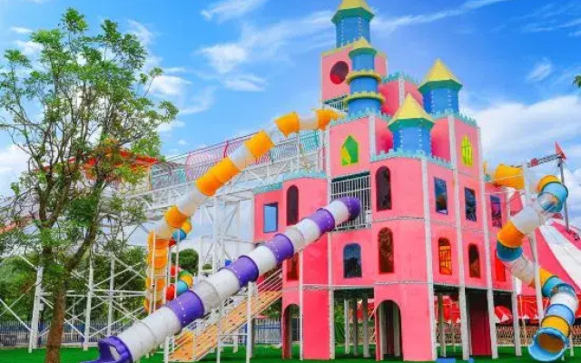 Xinxing Zenyu Town North and South Ju Siheyuan