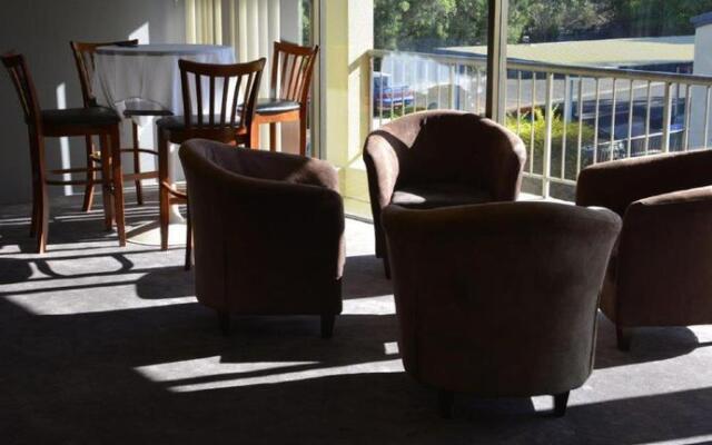 Mt Ommaney Hotel Apartments