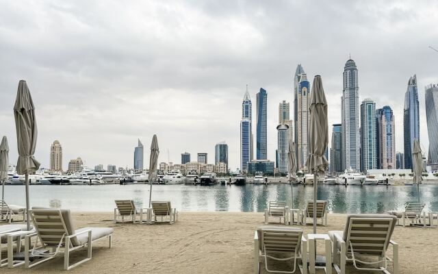 Glamorous 3BR with Marina view