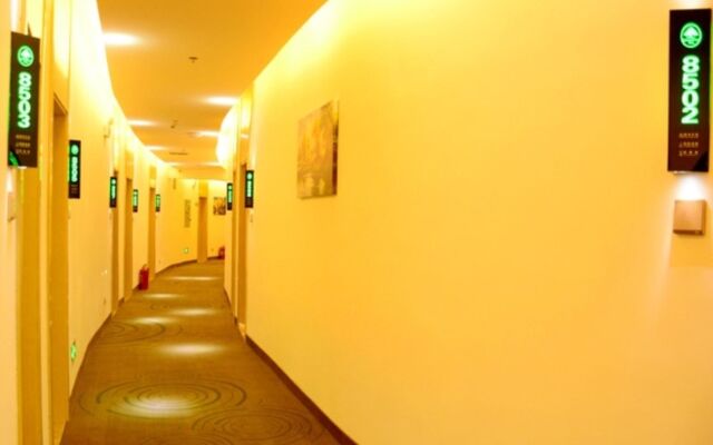 GreenTree Inn Taiyuan Wanbailin District West Bua Station Express Hotel