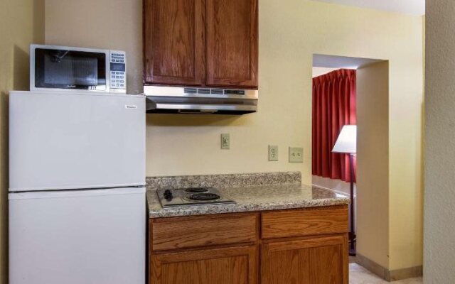 Rodeway Inn & Suites