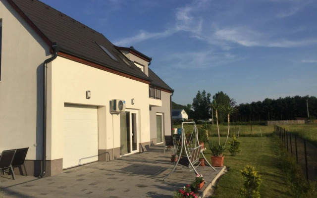 Szabolcs Apartments