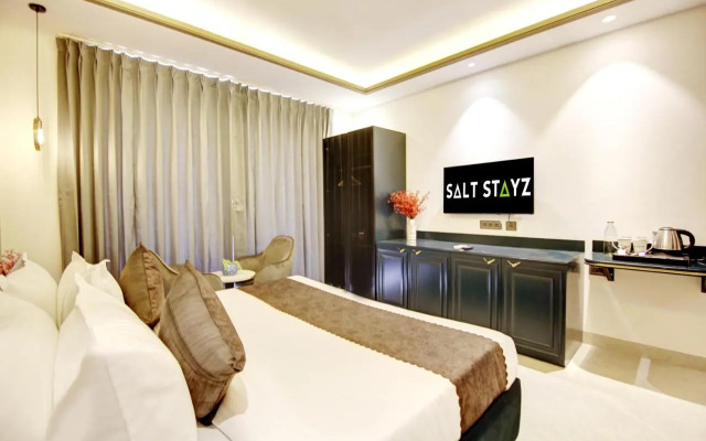 Saltstayz Premier – Galleria Market Road & Sector 27