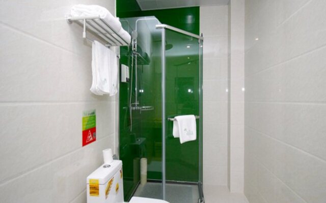 Vatica XuZhou XinYi Railway Station Square Hotel