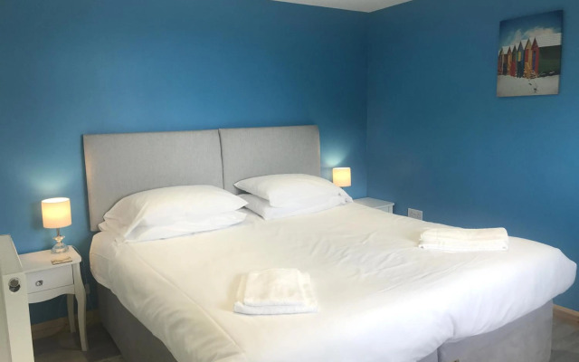 Kingfisher Glamping Cabin