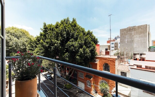 Beautiful apt. w/balcony near La Condesa