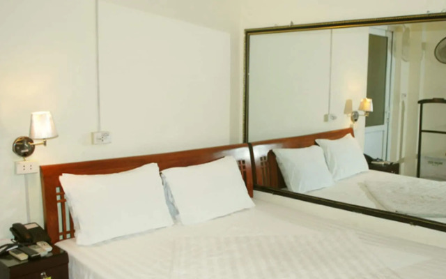 A25 Hotel - Doi Can 2