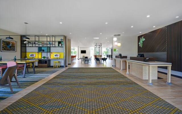 Holiday Inn Grand Rapids North - Walker, an IHG Hotel