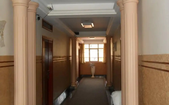 Crown Jakiba Hotel