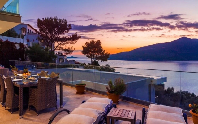 Villa Maris by Akdenizvillam