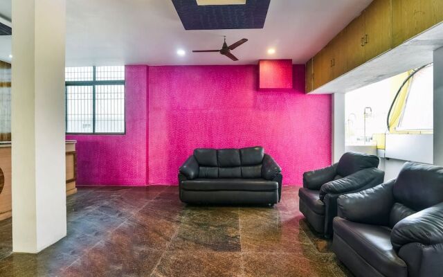Oyo 30545 Hotel Jeevan Park