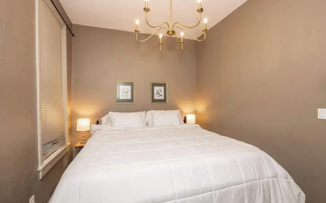 Historic Gem Russell Suite 2