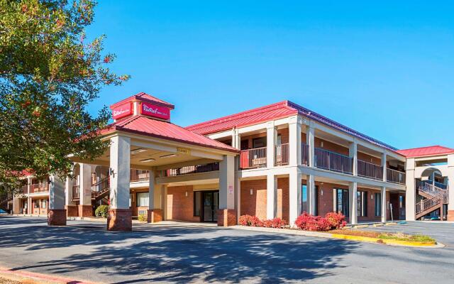 Red Roof Inn & Suites Scottsboro