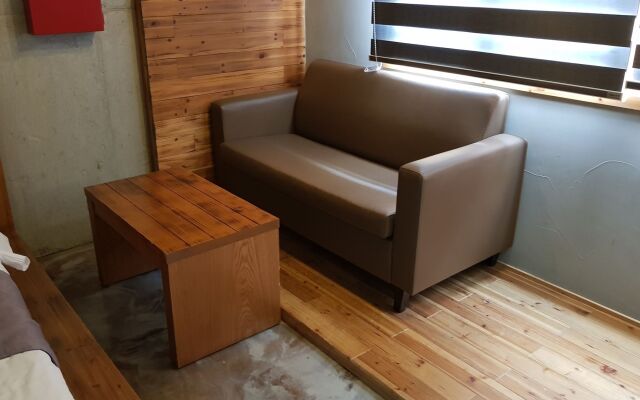 Hwangsil Tourist Hotel