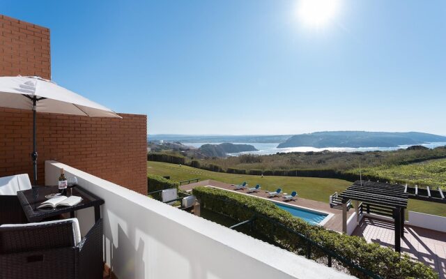 Azure- Com Vista Sobre o Oceano