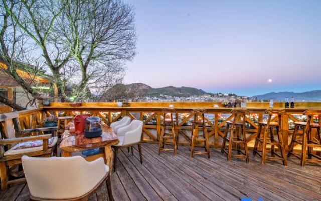 Lijiang Joyful Hotel