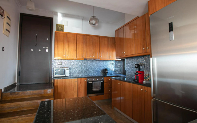 Stunning city view apt & parking space at Old town