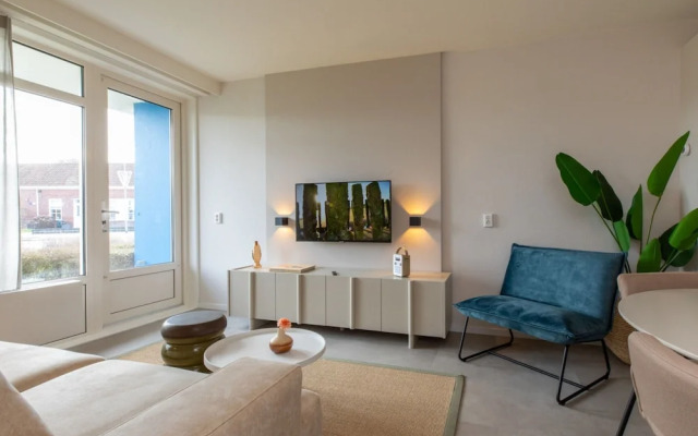Lovely Seaside Apartment for Three