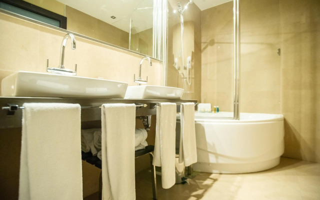 AZZ Asturias Langrehotel & Spa