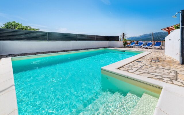 Stunning Home in Rovanjska With 5 Bedrooms, Wifi and Outdoor Swimming Pool