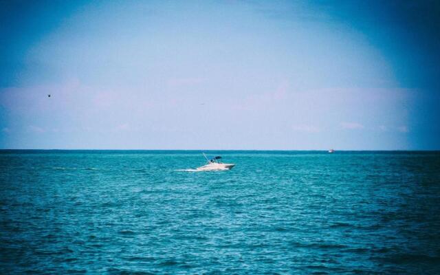 Sea Side Apartment