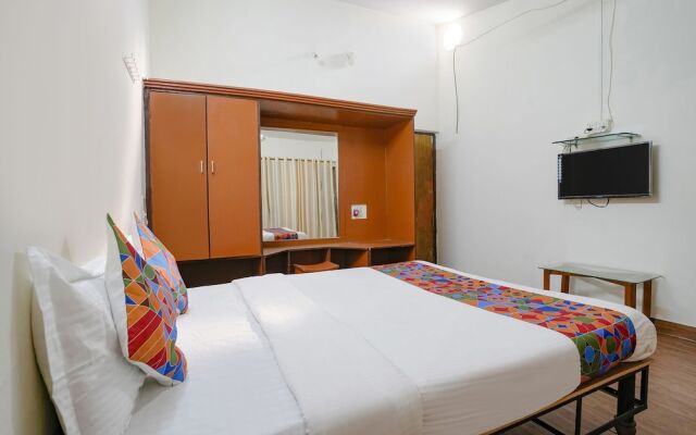 Fabhotel Girija