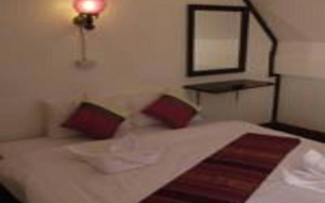Namkhan Riverside Hotel
