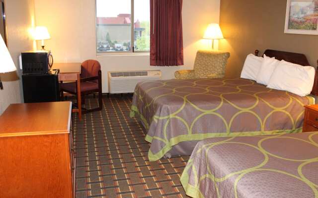 Super 8 by Wyndham Valparaiso