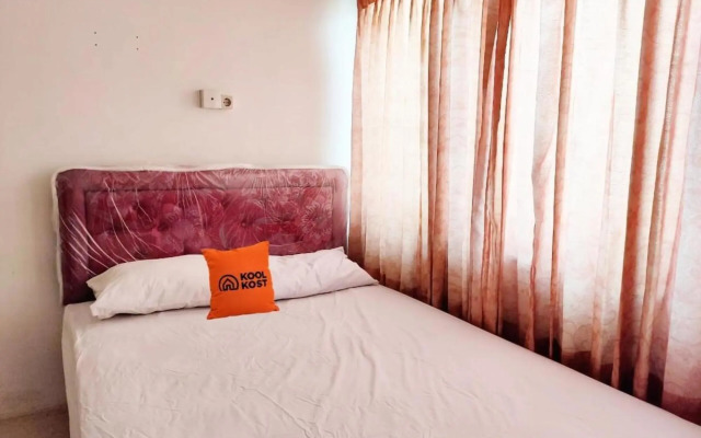 KoolKost @ Wiyung (Minimum Stay 30 Nights)