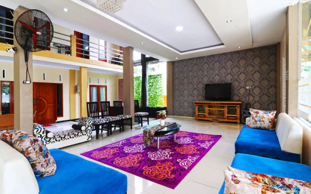 Ombey Guest House by ZUZU
