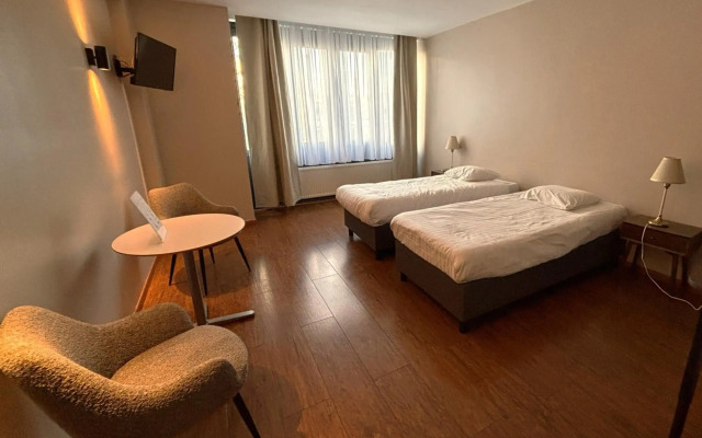 Escale Hotel