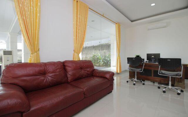 RedDoorz Premium @ Gandaria Jagakarsa