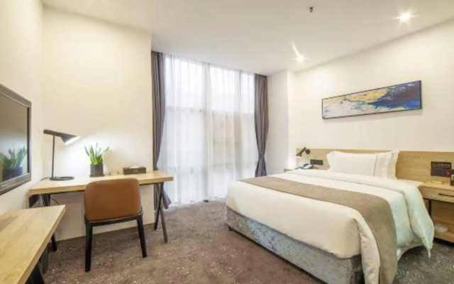 Youmi Hotel