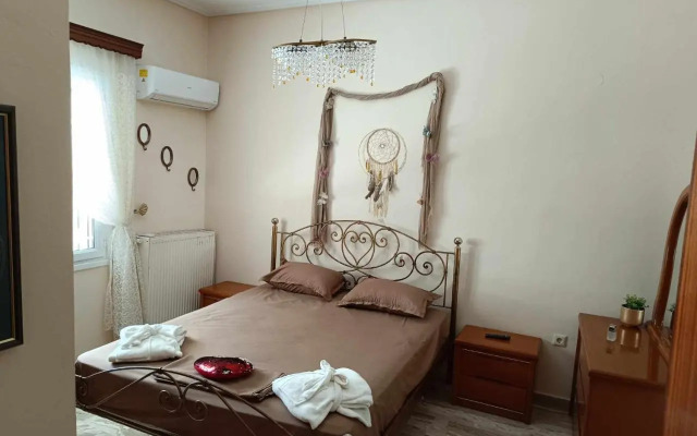 Angela Hilltop Apt 1