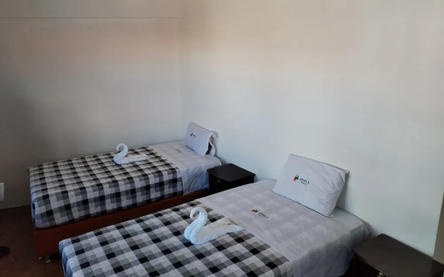 Zarate's Hostel