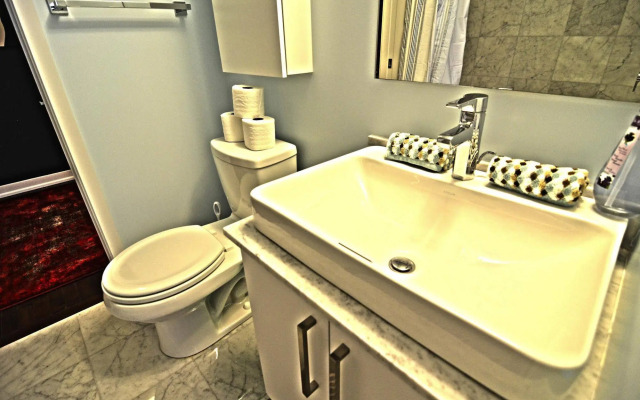 Toronto Escape - Onyx Suite