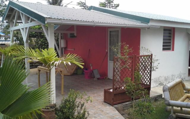 House With one Bedroom in Le Moule, With Pool Access, Furnished Garden