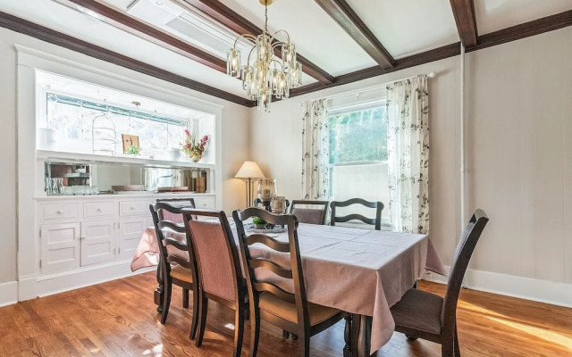 Cozy Trotter 4 Bedroom Home