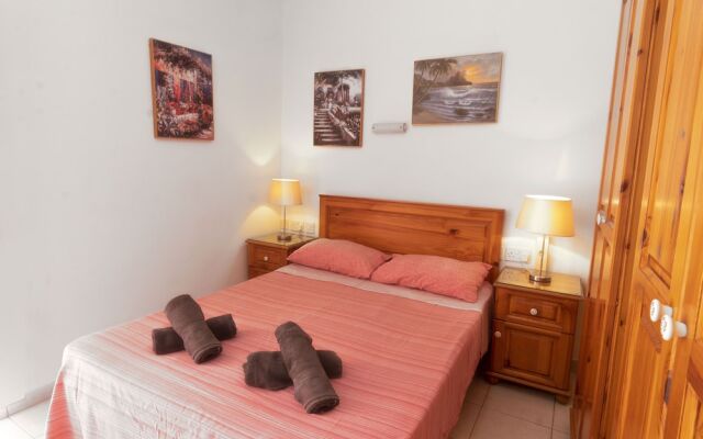 Getawaysmalta - Harbour Lights Seafront Penthouse With Terrace St Paul's Bay