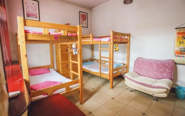 Xindeqing Youth Hostel