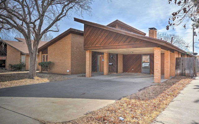 Lubbock Townhome w/ Grill Near TTU & Downtown!
