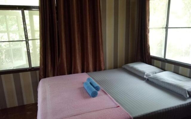 Ta Yai Homestay (ตา ยาย โฮมสเตย์)