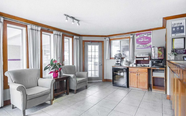 EconoLodge - Kelowna